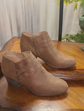 New! Life Stride Bryce 9 Womens Brown Tumbled Faux Leather Ankle Bootie Side Zip